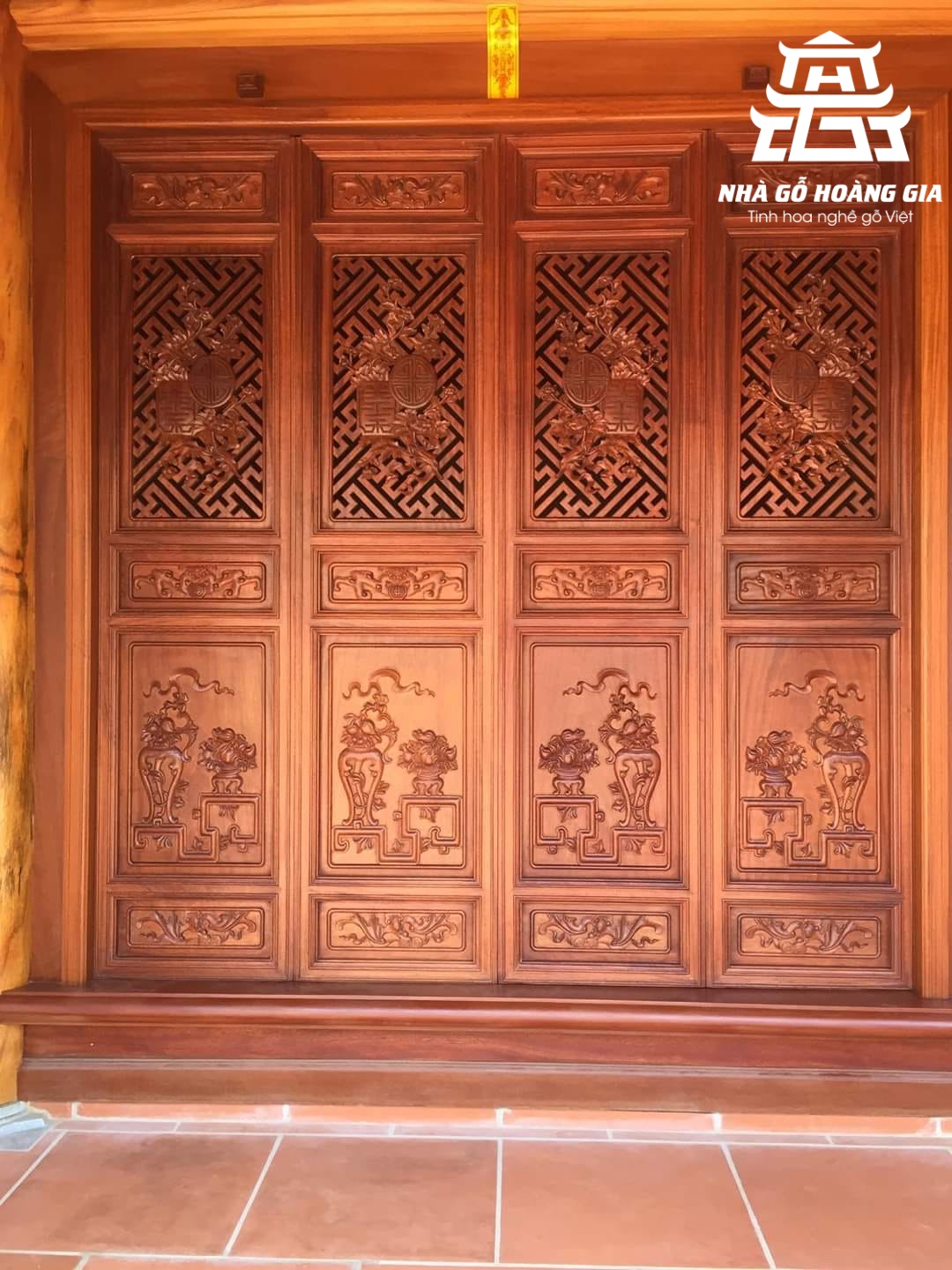 Một số mẫu cửa gỗ bức bàn sử dụng trong nhà thờ họ đẹp